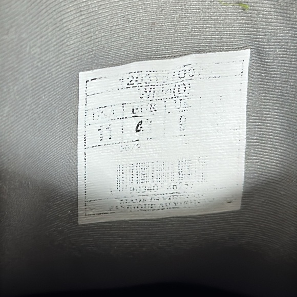 Brooks sneakers Gray and Green Athletic Shoes Brooks Ariel 20 women’s 11 wide - Picture 10 of 14